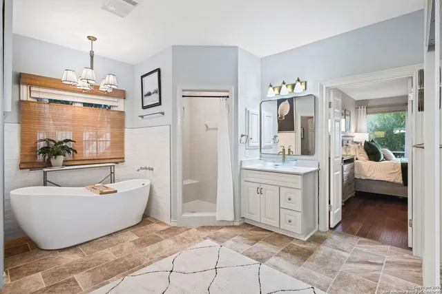 $999,999 | 21510 Forest Waters Circle, Garden Ridge, TX 78266