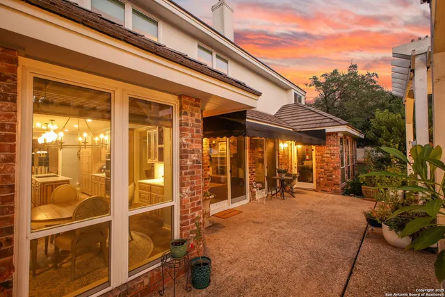 $999,999 | 21510 Forest Waters Circle, Garden Ridge, TX 78266