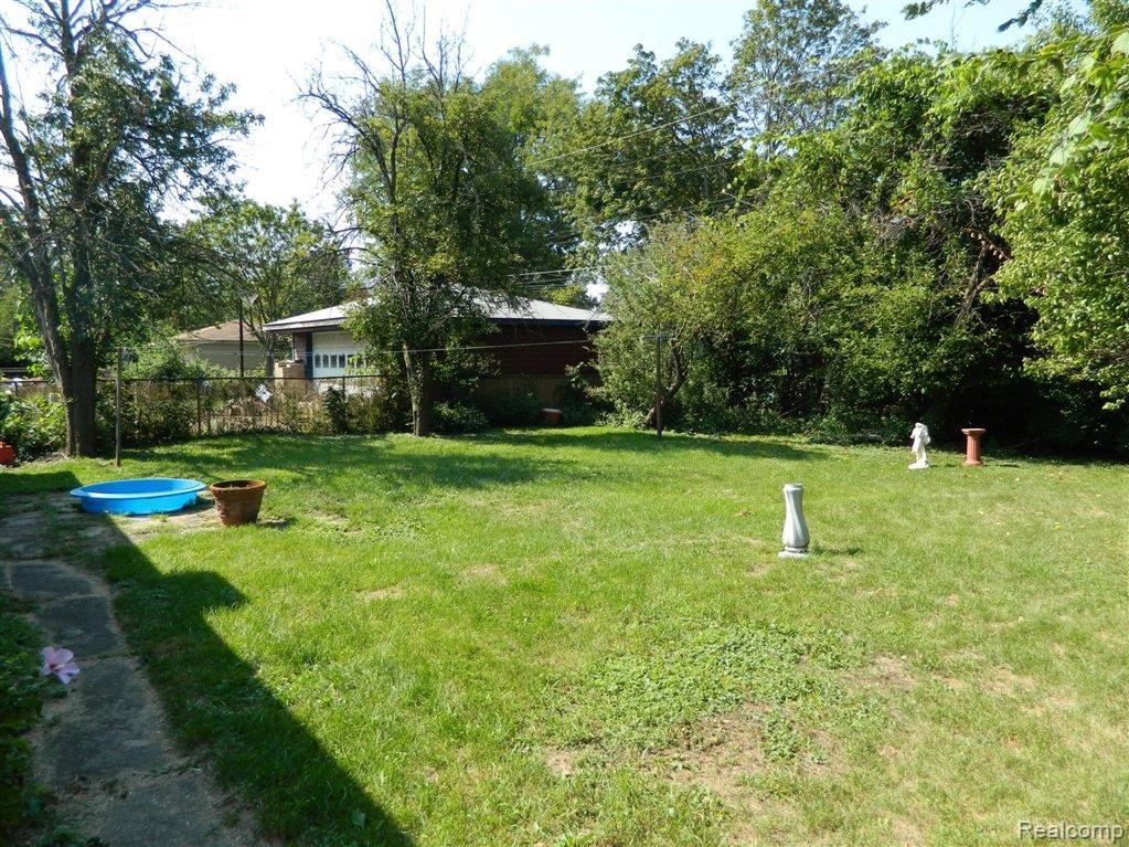 14201 Inkster Road Livonia, MI 48154 - Photo 15 of 19 B YARD 1.jpg