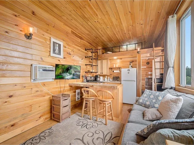 $599,000 | 200 Fontaine Lane, East Montpelier, VT 05651