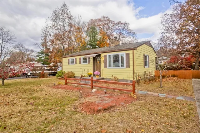 $275,000 | 27 Regal Street, Springfield, MA 01118