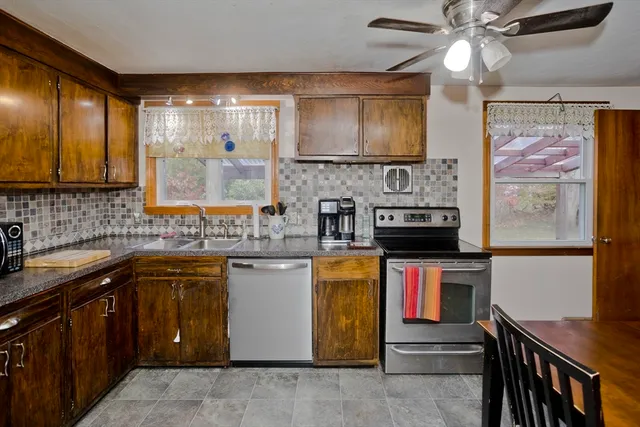 $275,000 | 27 Regal Street, Springfield, MA 01118