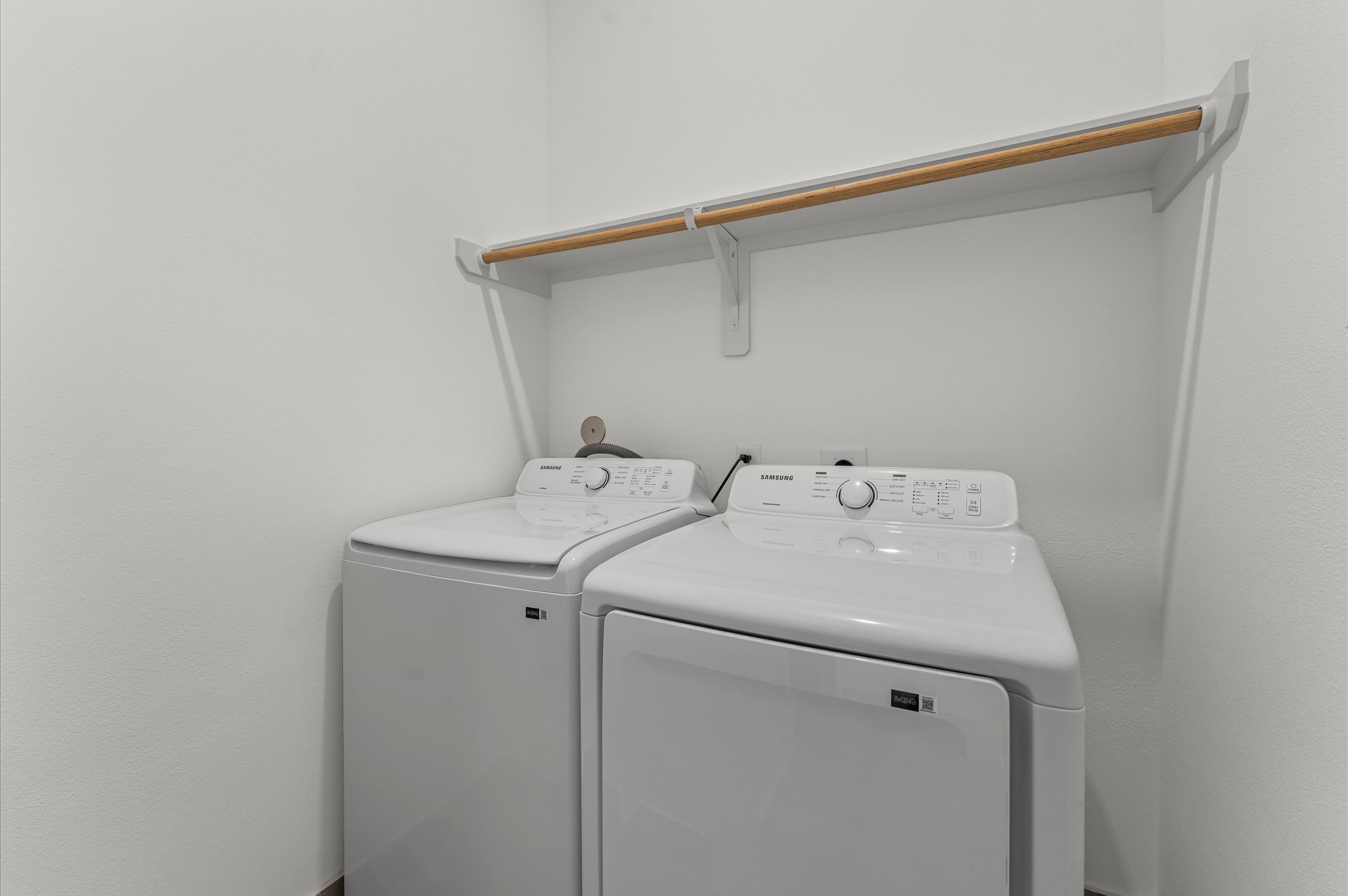 3002 Jensen Drive Houston, TX 77026 - Photo 24 of 42 Conveniently located on the second floor, this well-appointed laundry room offers easy access from nearby bedrooms—streamlining daily routines and eliminating the need to carry laundry up and down stairs.