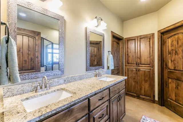 $770,000 | 3200 County Road 320, Granger, TX 76530