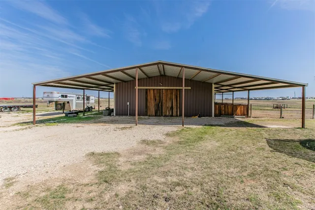 $770,000 | 3200 County Road 320, Granger, TX 76530