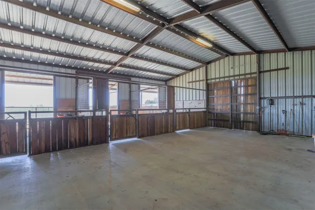 $770,000 | 3200 County Road 320, Granger, TX 76530