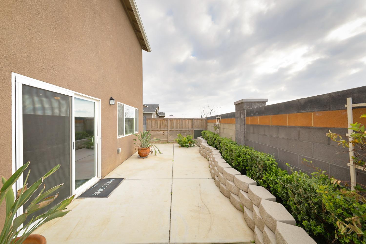 Undisclosed Address Shafter, CA 93263 - Photo 31 of 36 a view of balcony with seating space