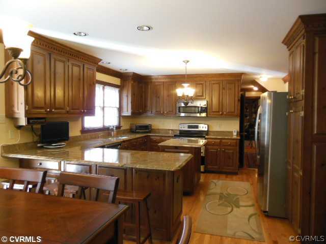 Kitchen - The very large and bright kitchen has ne