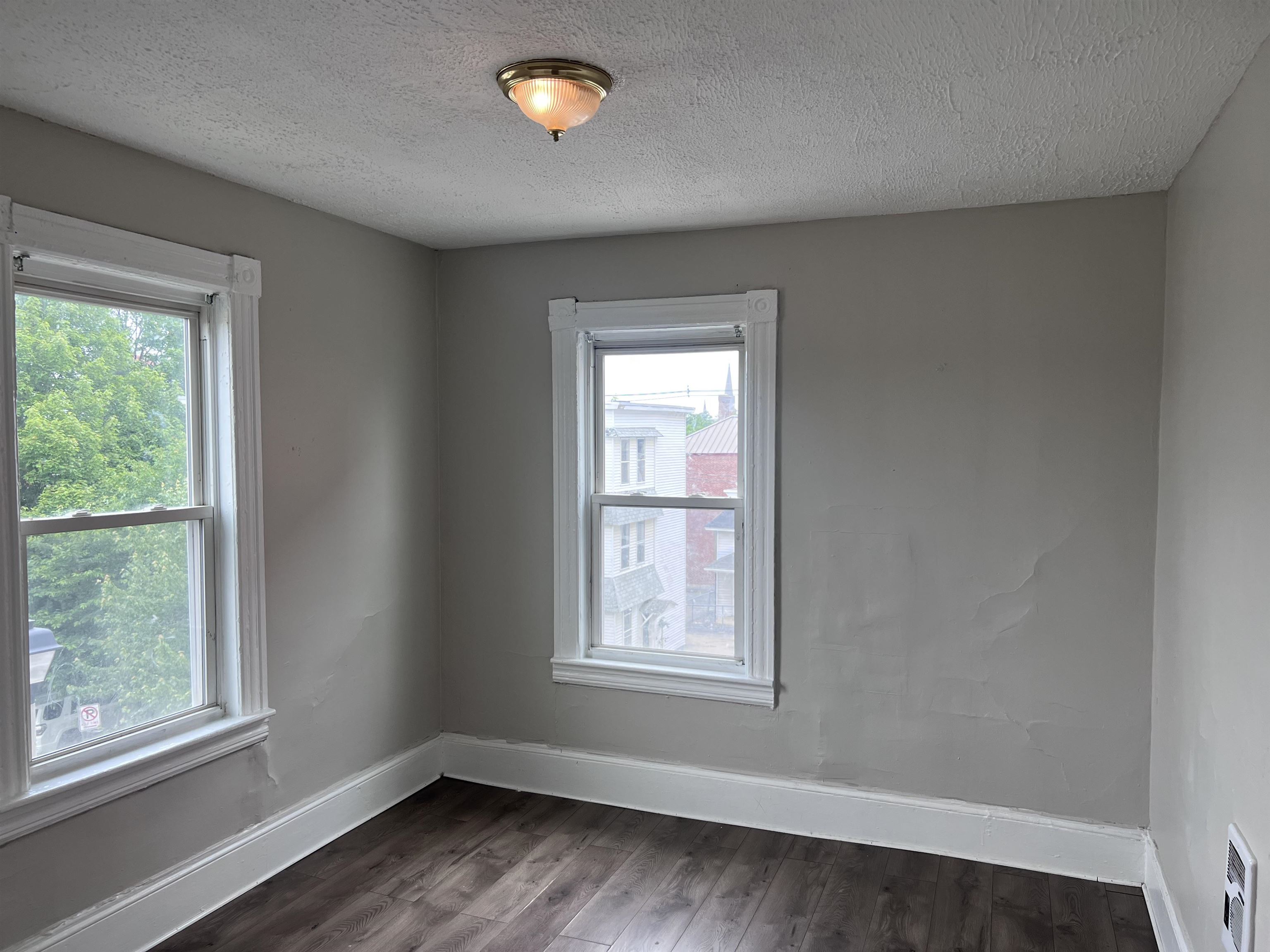 269 Cedar Street Manchester, NH 03103 - Photo 6 of 19