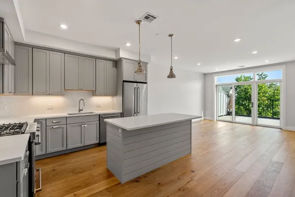 $5,500 | 29 Woodbine Street, Unit 302, Somerville, MA 02144