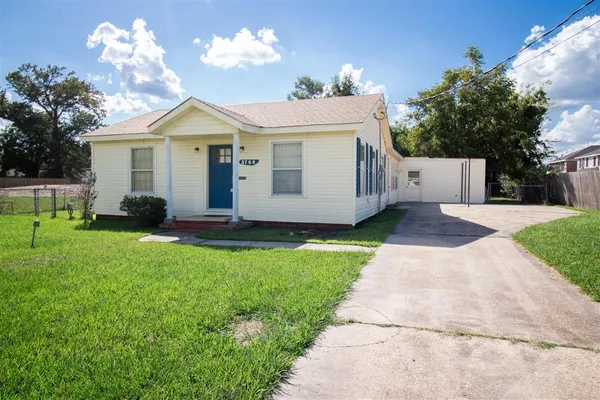$164,900 | 3708 Auburn Street, Lake Charles, LA 70607