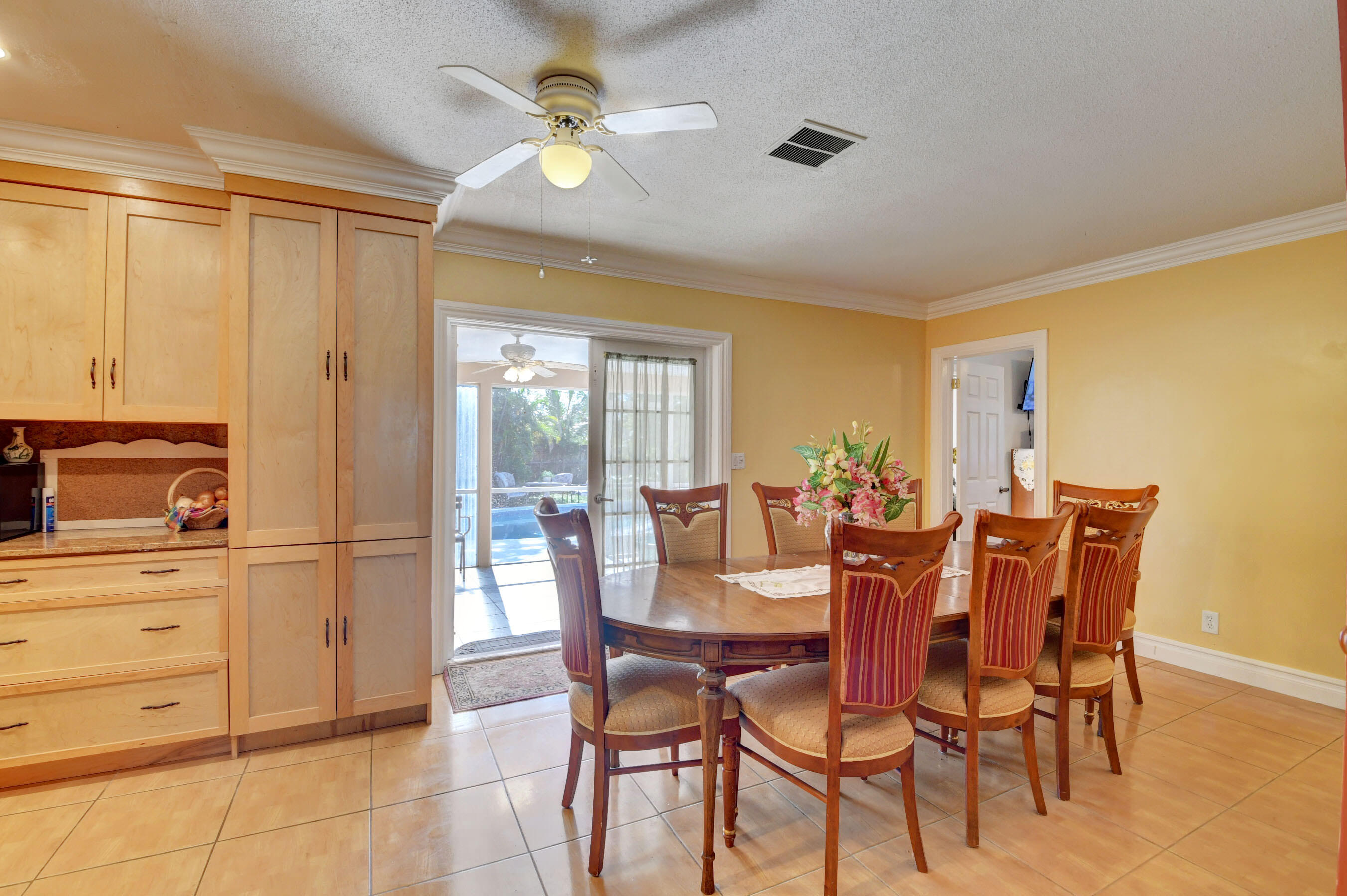 250 Northeast 27th Court Boca Raton, FL 33431 - Photo 13 of 44 22_dsc_7357_58_59_60_61