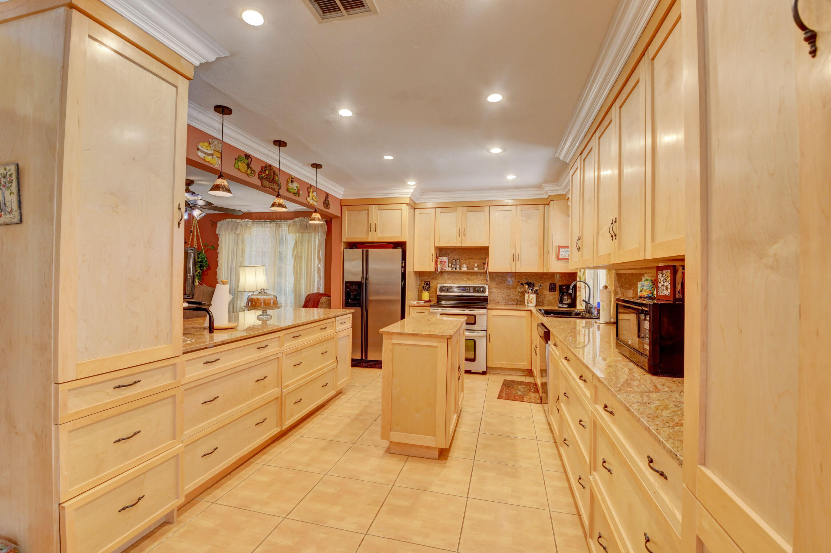 250 Northeast 27th Court Boca Raton, FL 33431 - Photo 15 of 44 24_dsc_7367_68_69_70_71