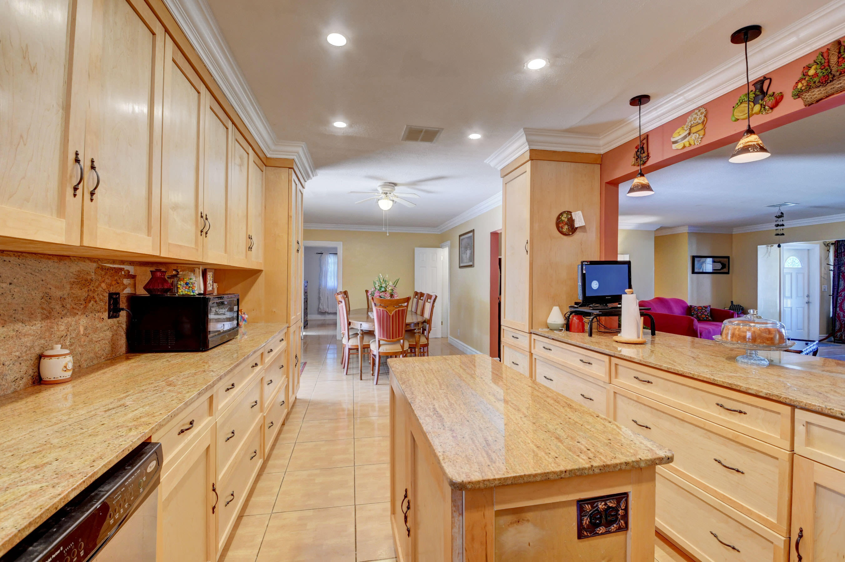 250 Northeast 27th Court Boca Raton, FL 33431 - Photo 17 of 44 26_dsc_7377_78_79_80_81