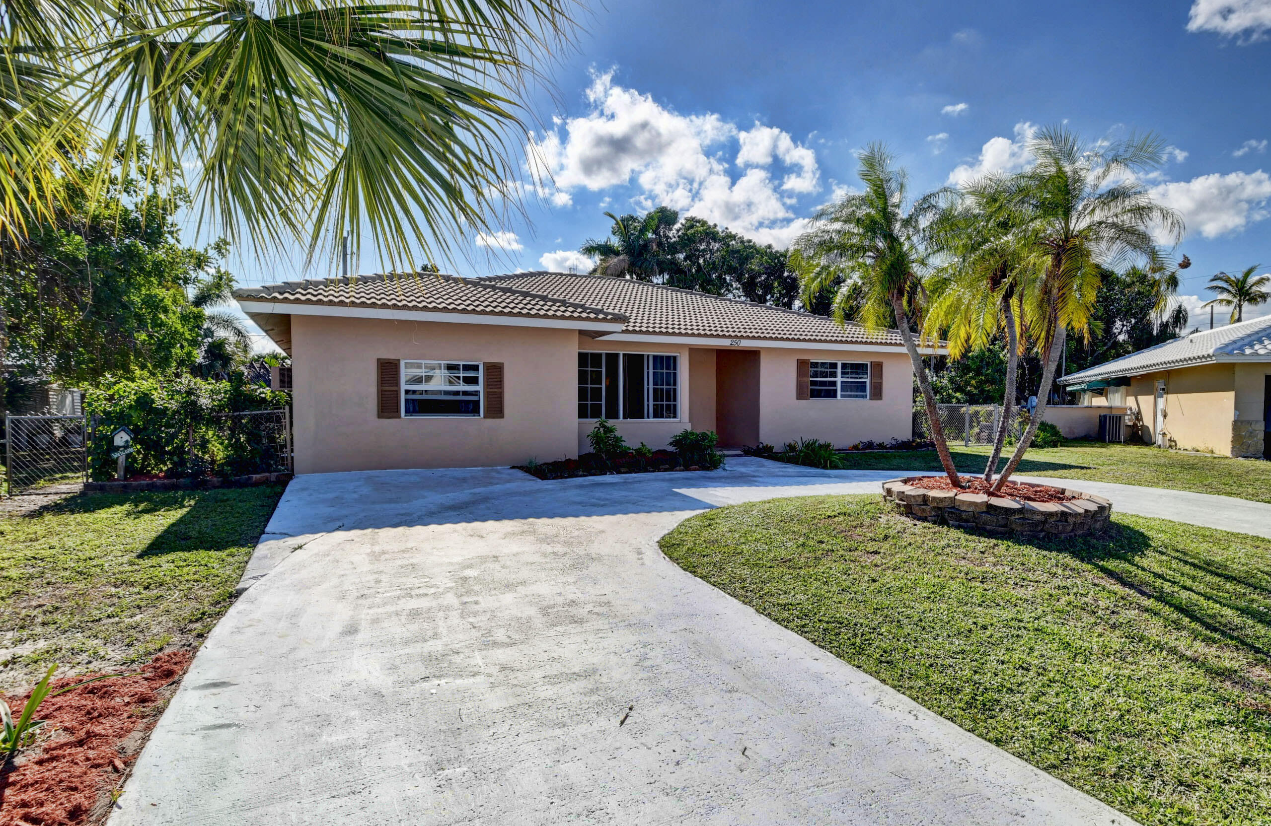 250 Northeast 27th Court Boca Raton, FL 33431 - Photo 2 of 44 02_dsc_7222_3_4_5_6