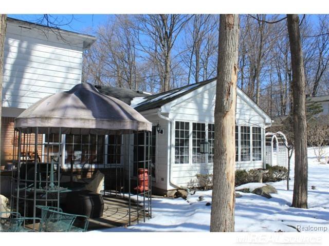 337423 Hunters Pointe Road Farmington, MI 48331 - Photo 3 of 4