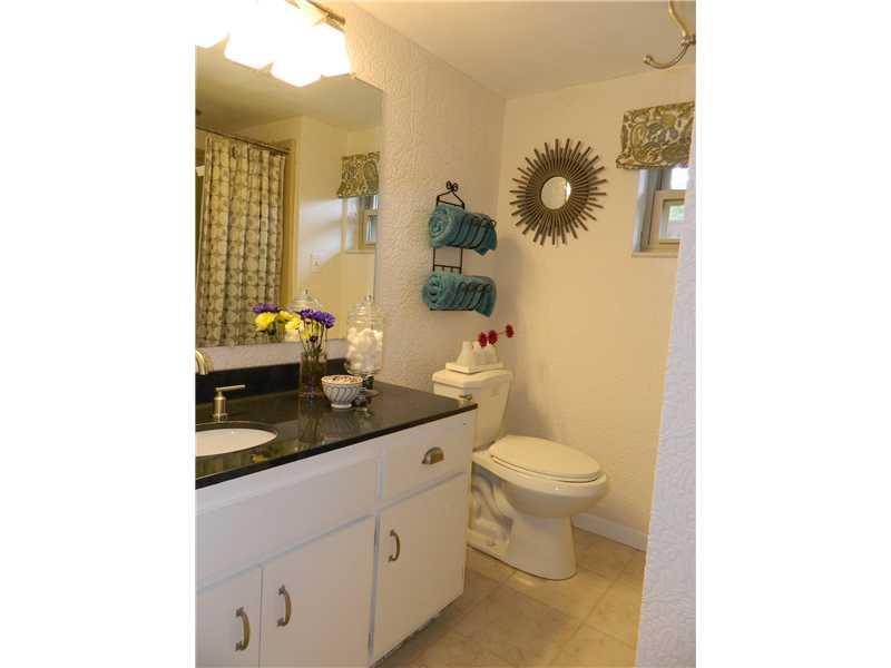 468 Marzolf Road Pittsburgh, PA 15209 - Photo 13 of 18 Full Bath.