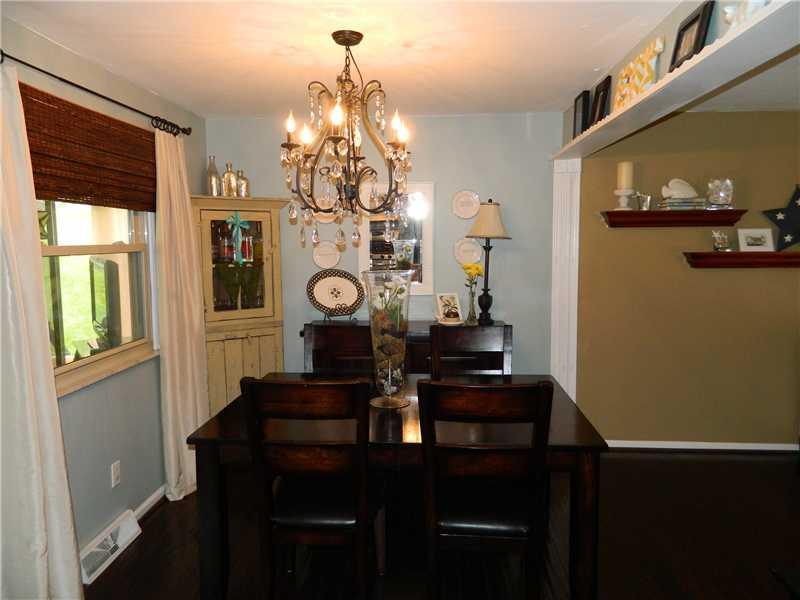 468 Marzolf Road Pittsburgh, PA 15209 - Photo 4 of 18 Dining Room.