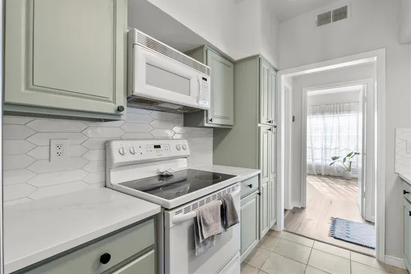 $235,000 | 3550 Country Square Drive, Unit 111, Carrollton, TX 75006