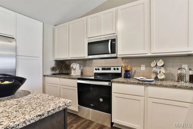 $2,400 | 152 Estes Drive, St. Charles, MO 63304