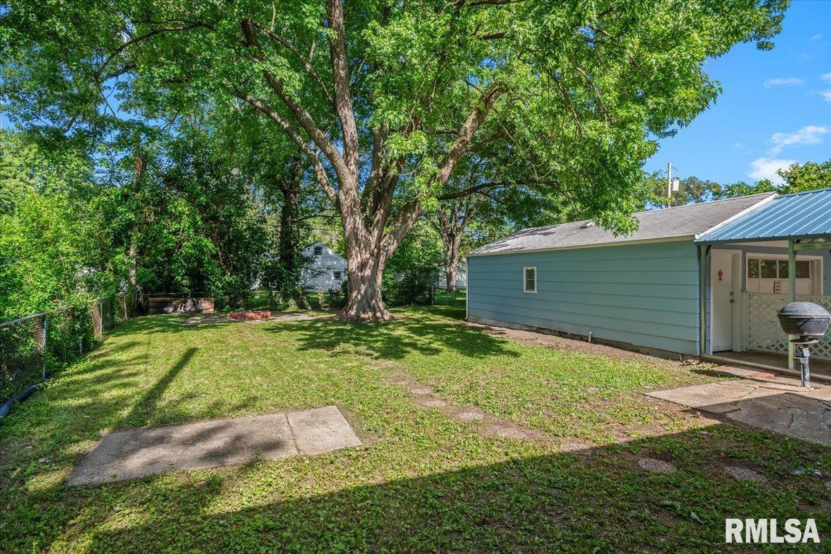 8 Douglas Court Springfield, IL 62704 - Photo 29 of 31