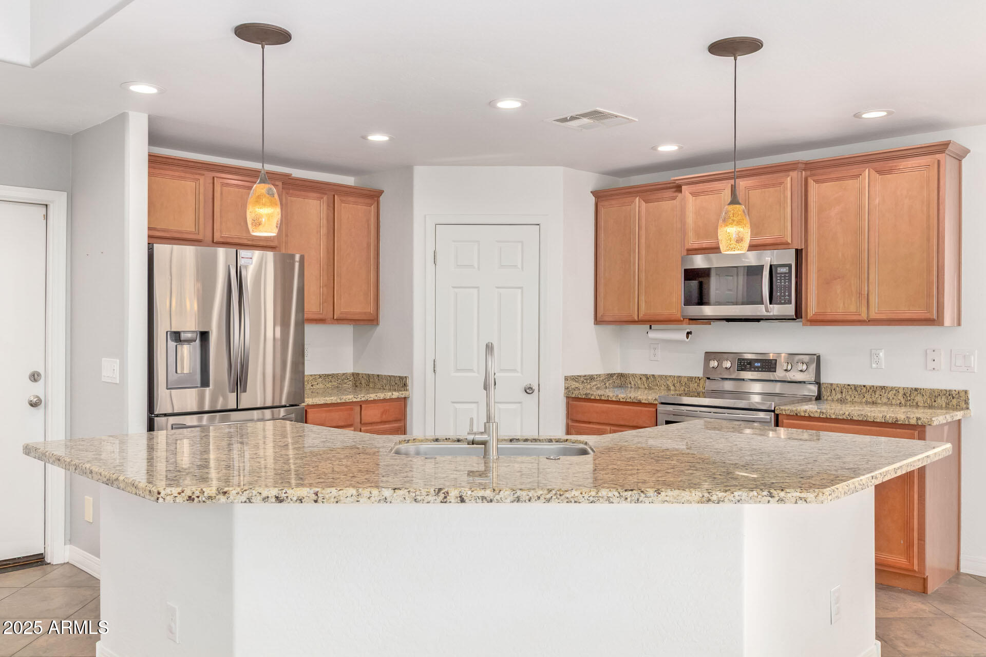 2179 East Cochise Avenue Apache Junction, AZ 85119 - Photo 3 of 46 Kitchen 2