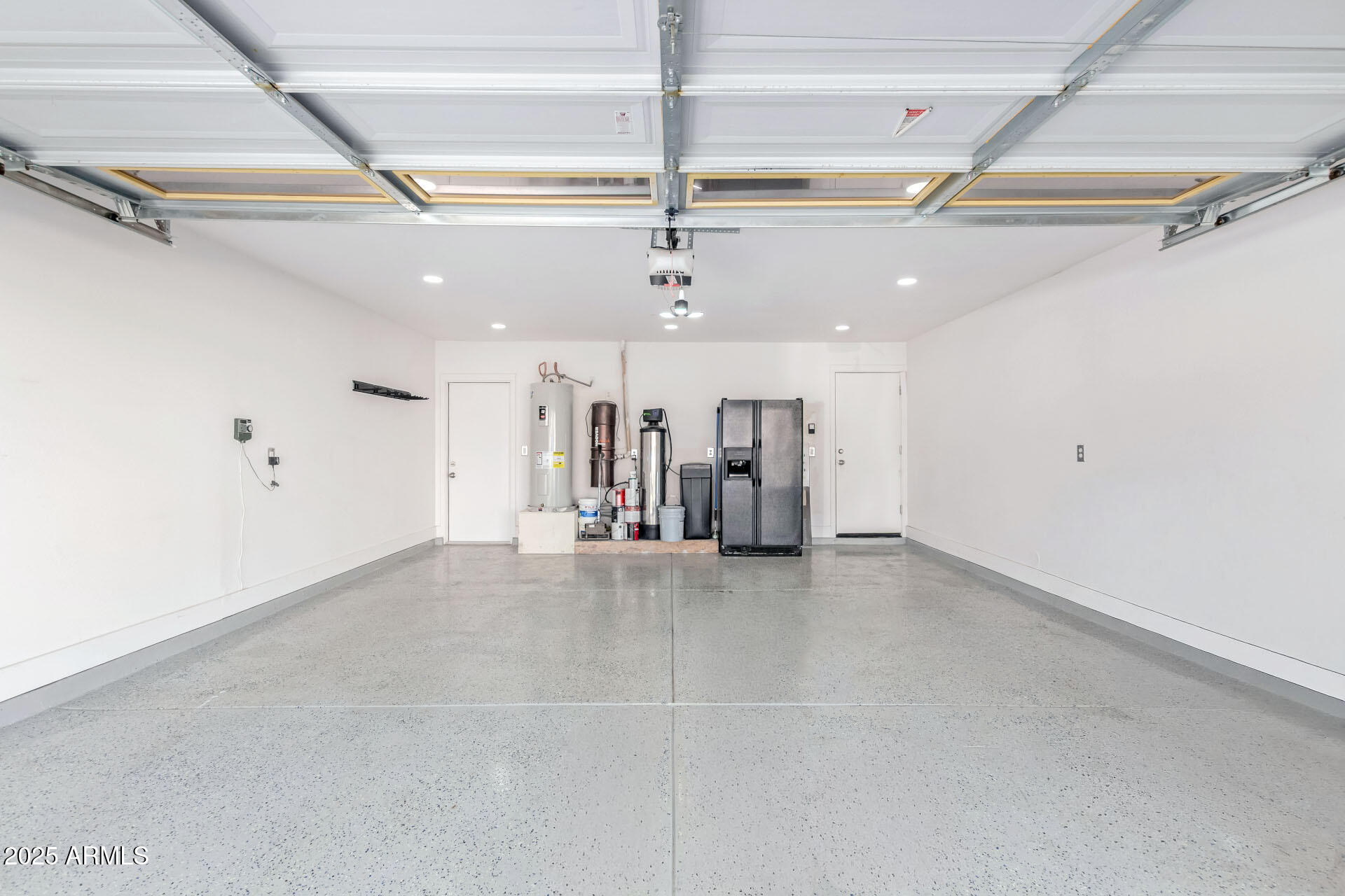 2179 East Cochise Avenue Apache Junction, AZ 85119 - Photo 35 of 46 garage