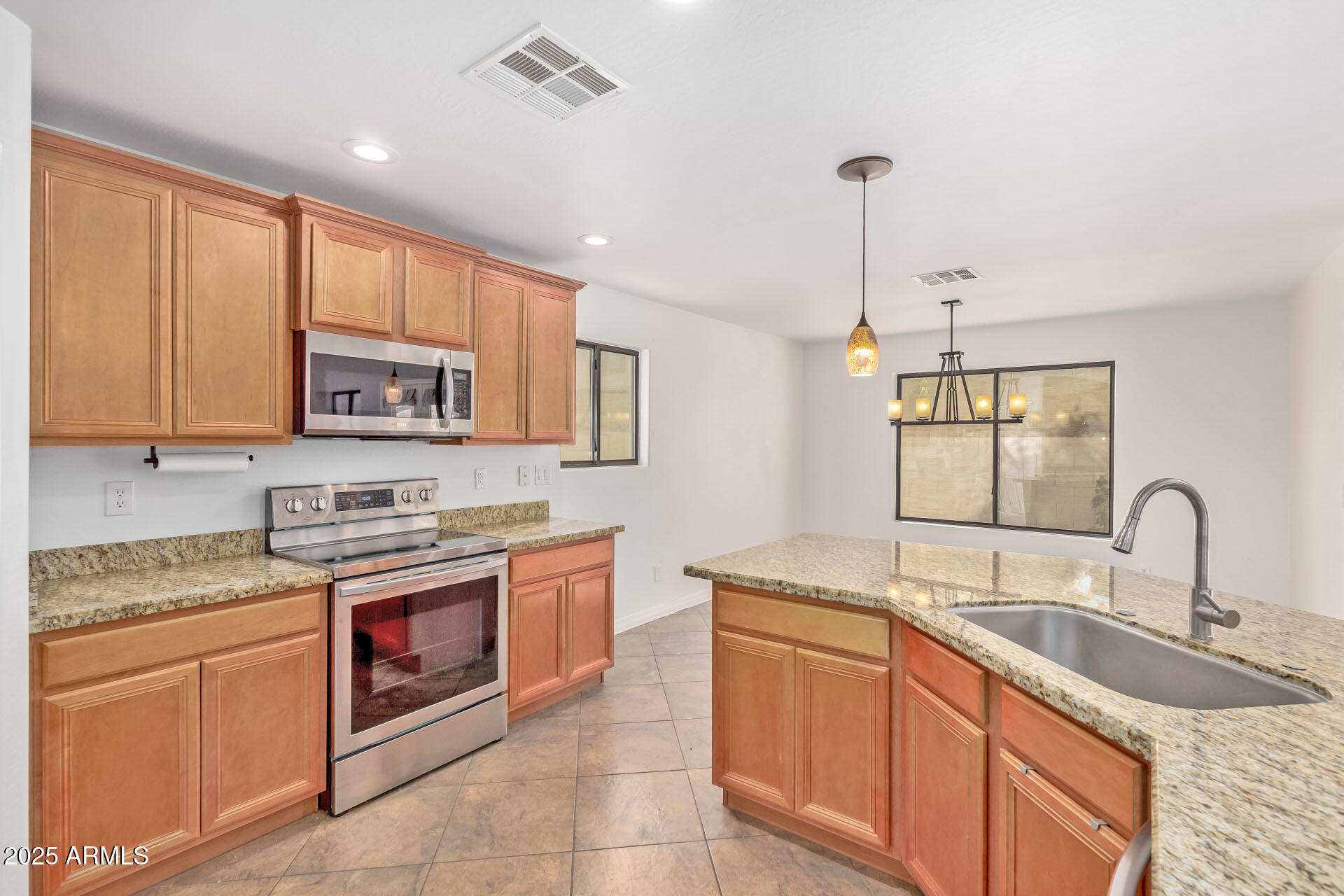 2179 East Cochise Avenue Apache Junction, AZ 85119 - Photo 4 of 46 Kitchen 1