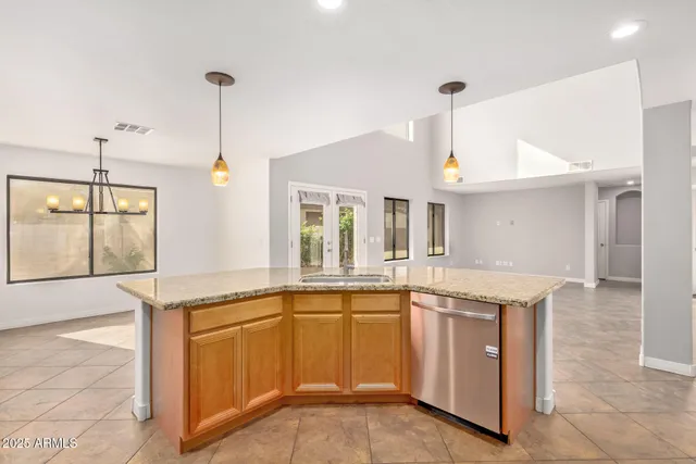 $400,000 | 2179 East Cochise Avenue, Apache Junction, AZ 85119