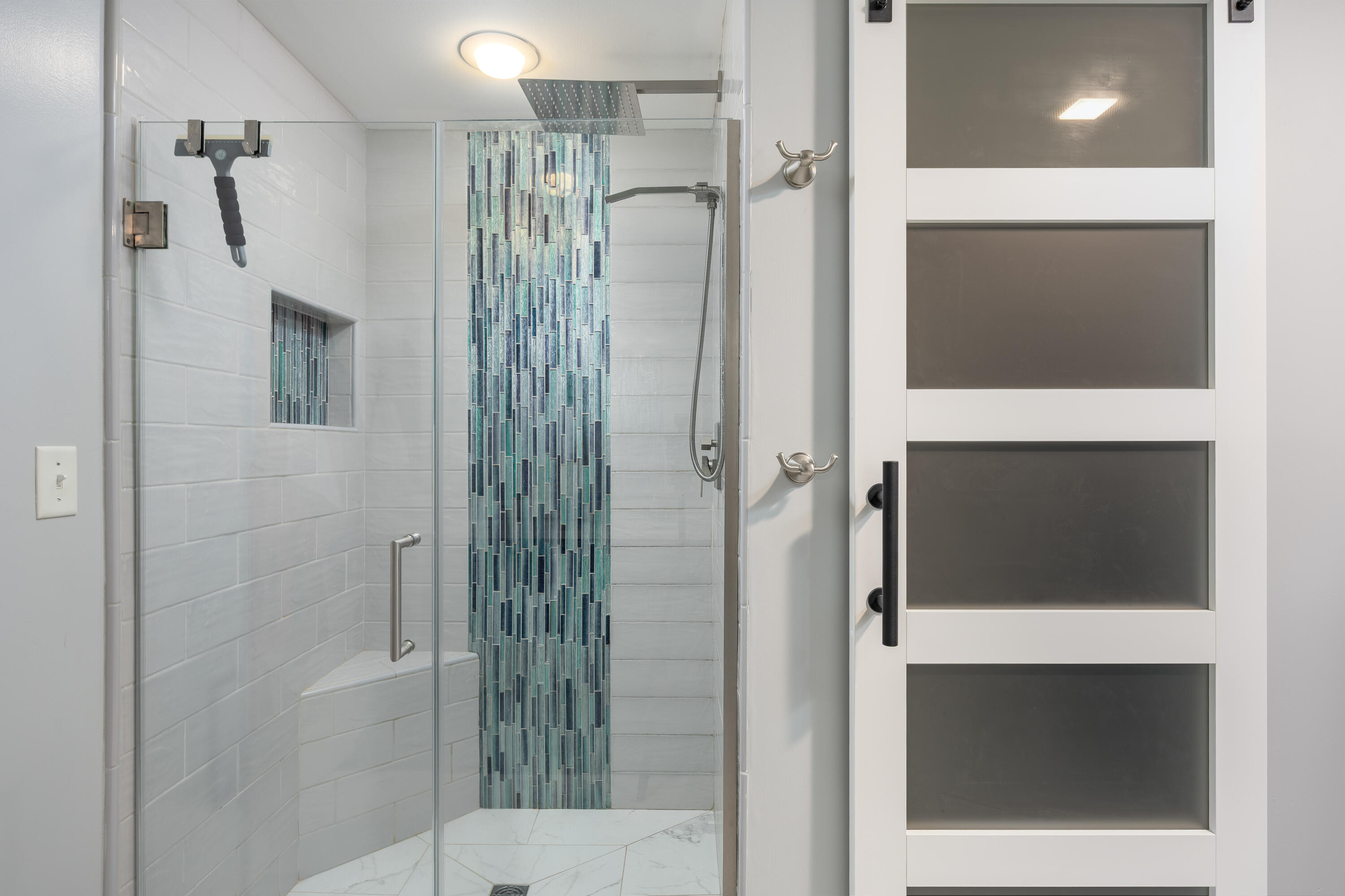 200 Manufacturers Road, Unit 629 Chattanooga, TN 37405 - Photo 21 of 34 Custom Shower