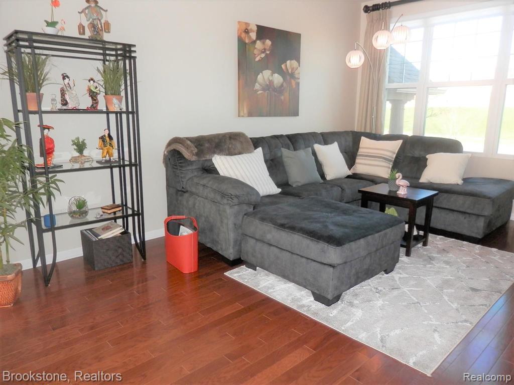 859 Barclay Circle Rochester Hills, MI 48307 - Photo 7 of 36