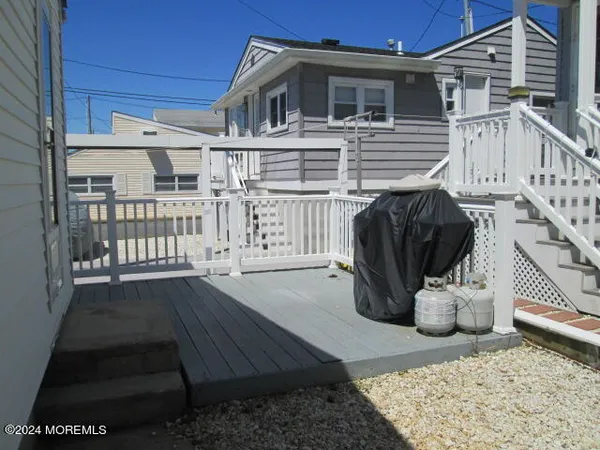 a view of a back yard of the house