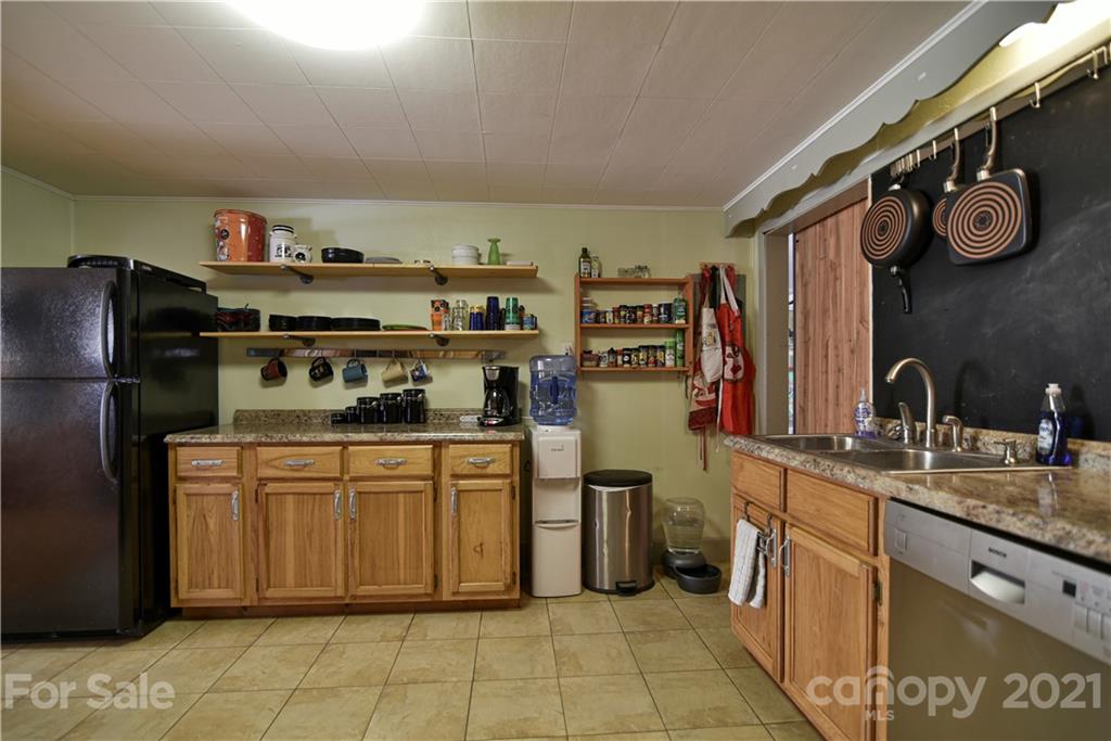 445 Raccoon Road Waynesville, NC 28786 - Photo 11 of 37 Gallery Image 11