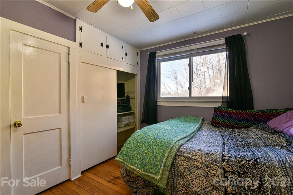 445 Raccoon Road Waynesville, NC 28786 - Photo 18 of 37 Gallery Image 18