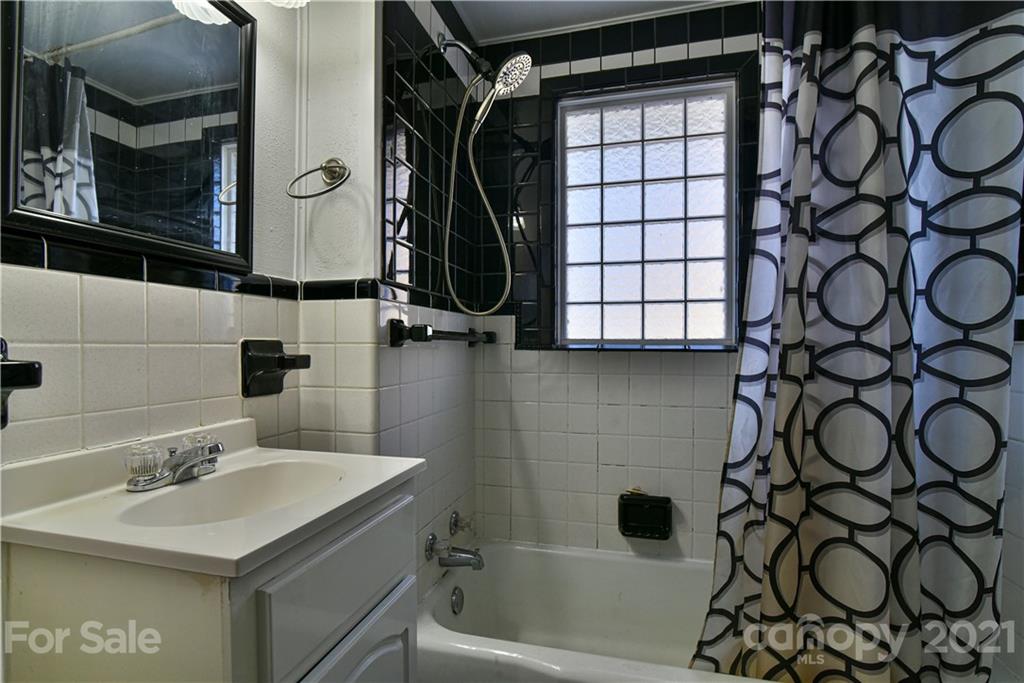 445 Raccoon Road Waynesville, NC 28786 - Photo 20 of 37 Gallery Image 20