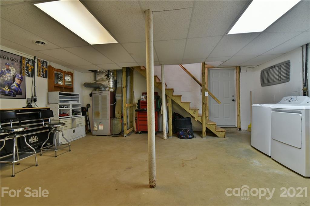 445 Raccoon Road Waynesville, NC 28786 - Photo 28 of 37 Gallery Image 28