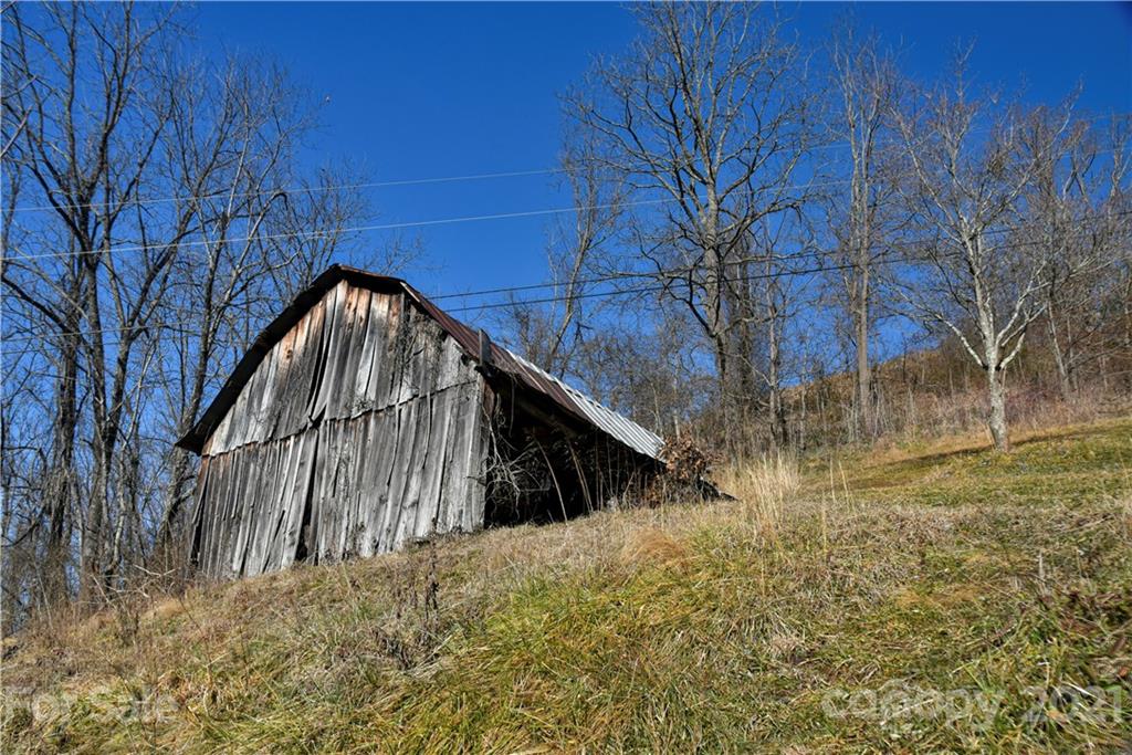 445 Raccoon Road Waynesville, NC 28786 - Photo 29 of 37 Gallery Image 29