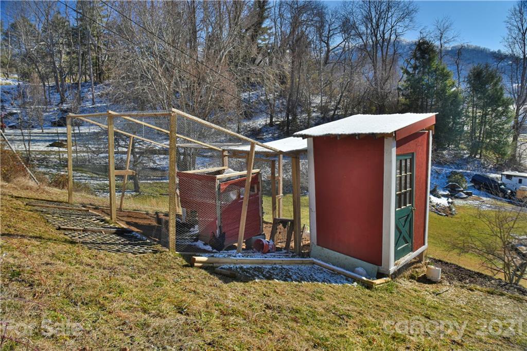 445 Raccoon Road Waynesville, NC 28786 - Photo 33 of 37 Gallery Image 33