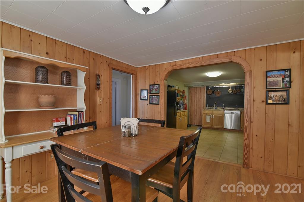 445 Raccoon Road Waynesville, NC 28786 - Photo 9 of 37 Gallery Image 9