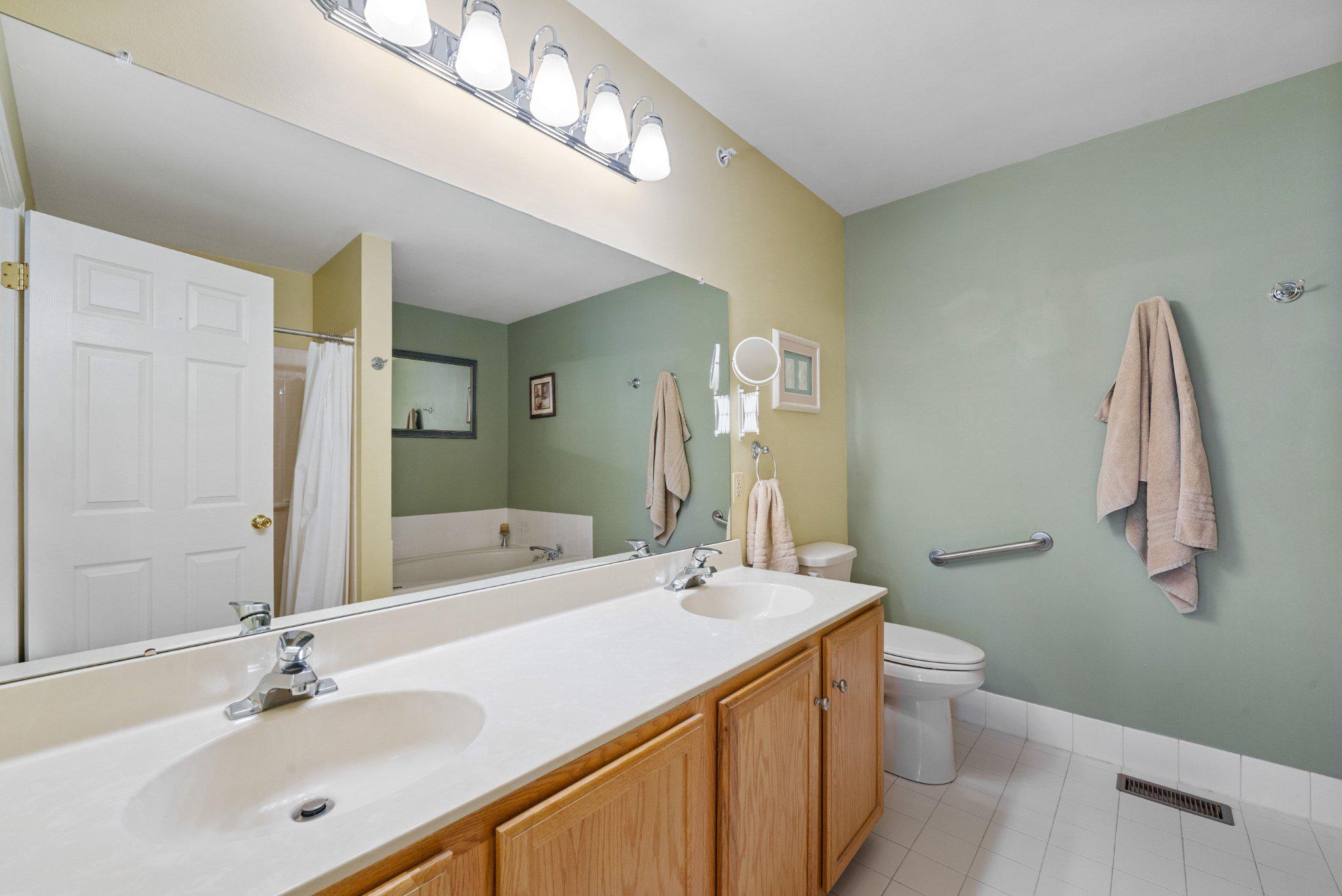136 Sunnyhill Drive Exton, PA 19341 - Photo 22 of 37 Large primary bathroom