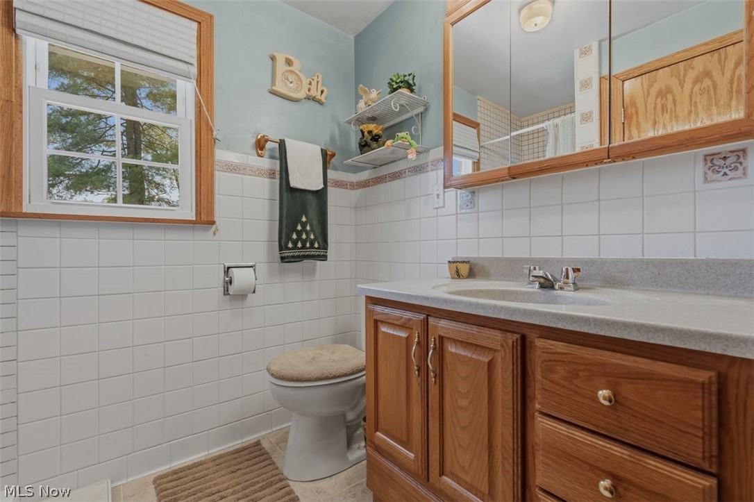 800 Arends Ridge Road Marietta, OH 45750 - Photo 37 of 50 2nd full bath off family room