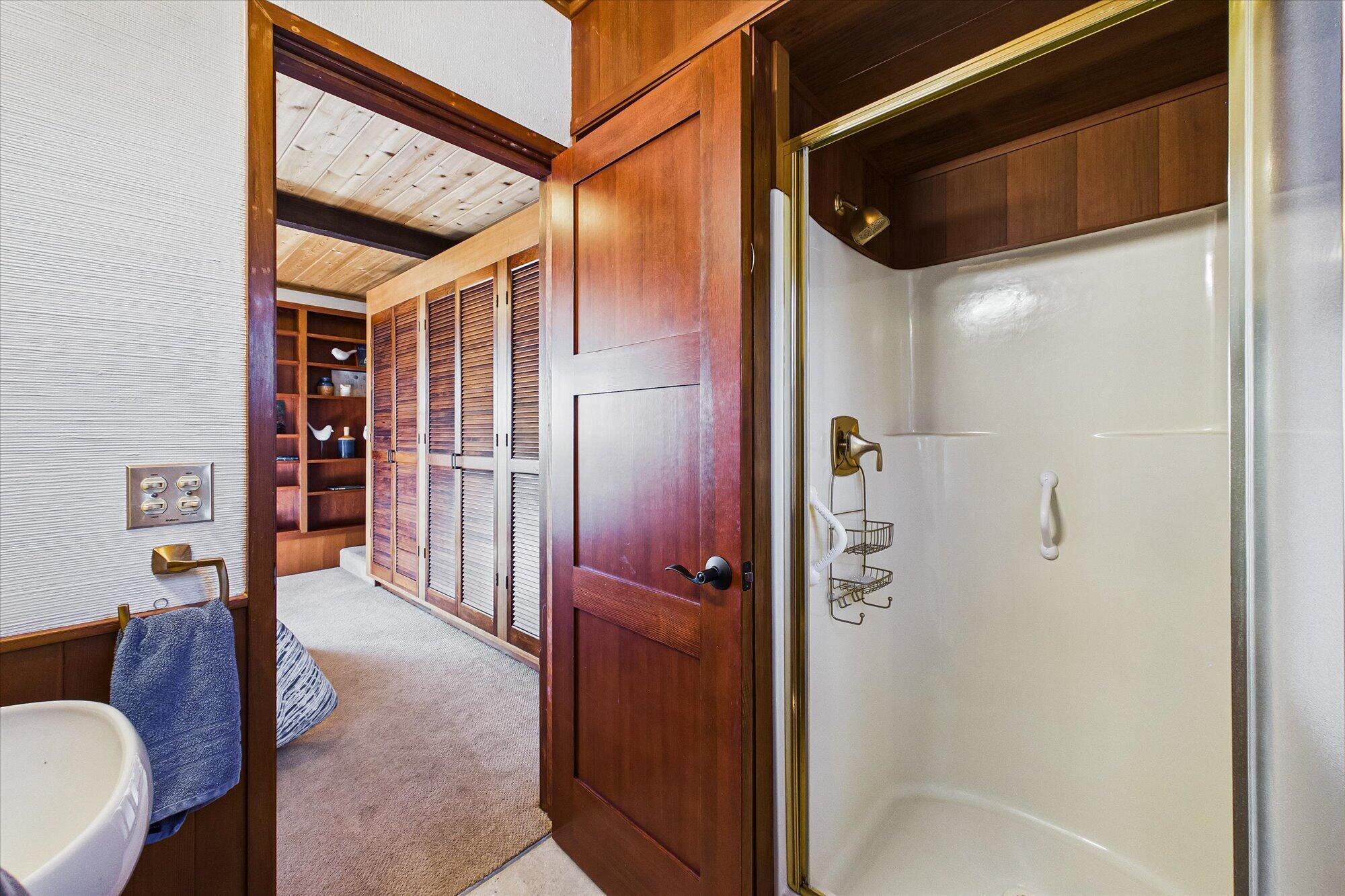 730 Edwards Street Trinidad, CA 95570 - Photo 31 of 73 attached full bathroom