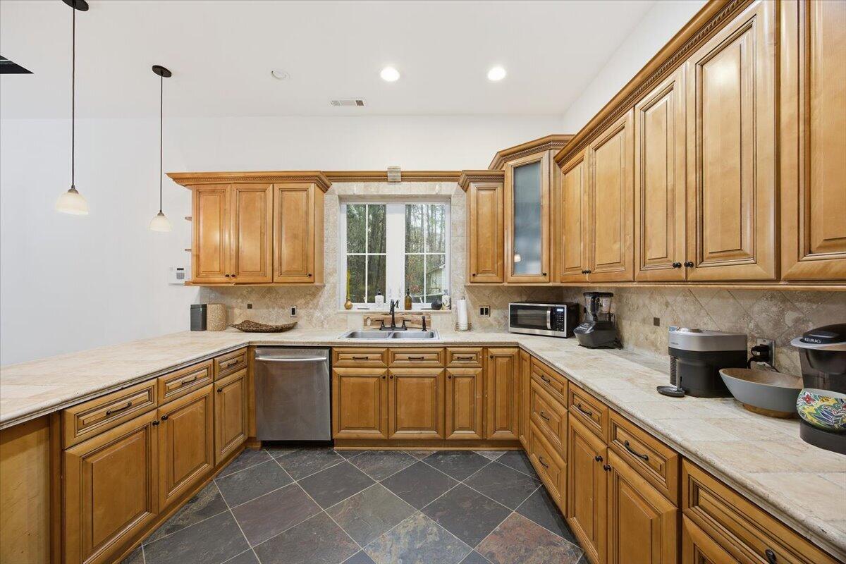 513 Wagon Branch Loop Ridgeland, SC 29936 - Photo 9 of 40 10-513WagonBranchLoop_005