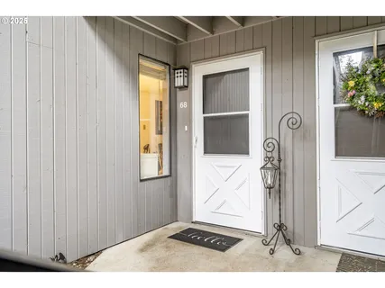 $275,000 | 4000 Carman Drive, Unit E68, Lake Oswego, OR 97035