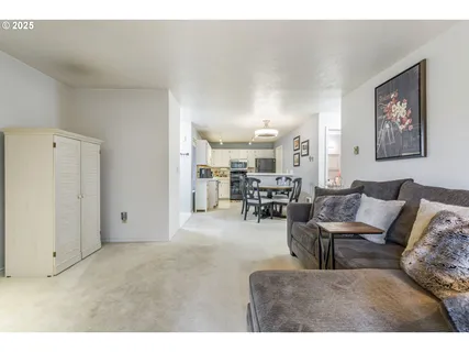 $275,000 | 4000 Carman Drive, Unit E68, Lake Oswego, OR 97035