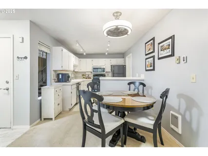 $275,000 | 4000 Carman Drive, Unit E68, Lake Oswego, OR 97035