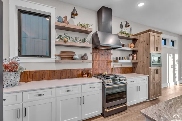 $669,000 | 5701 Johnson Drive, Lawrence, KS 66049