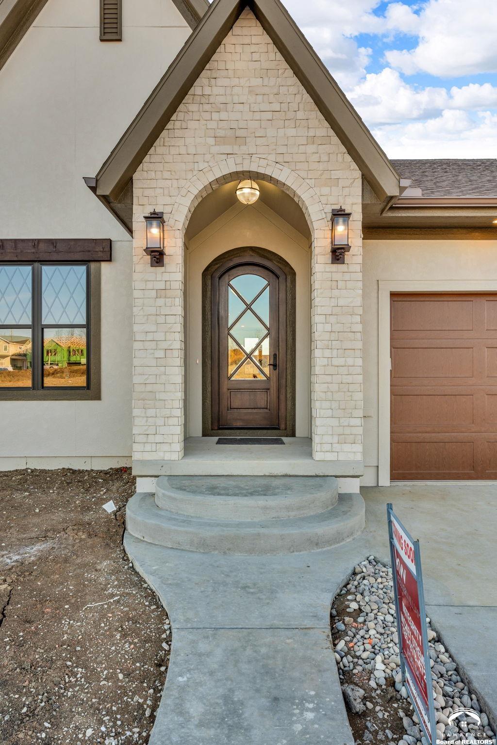 5701 Johnson Drive Lawrence, KS 66049 - Photo 3 of 55