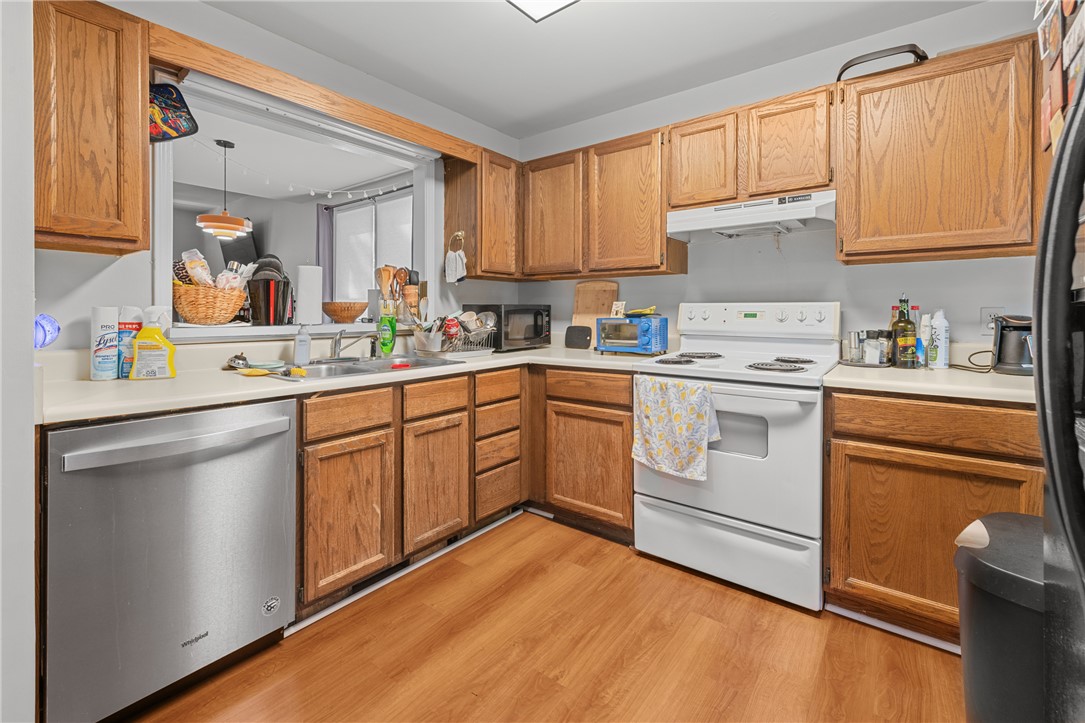 119 Clemson Street, Unit 3 AND 4 Clemson, SC 29631 - Photo 11 of 42 Lots of counter space!