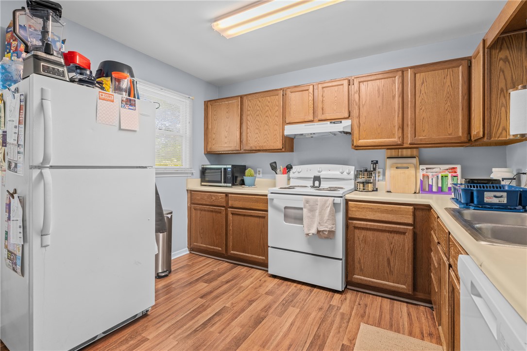 119 Clemson Street, Unit 3 AND 4 Clemson, SC 29631 - Photo 27 of 42 Large kitchen
